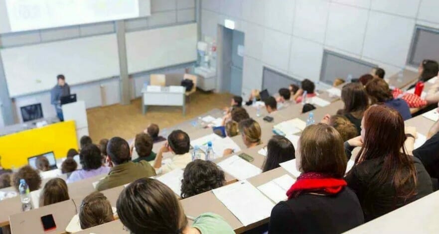 Ace Your Viva Presentation: Tips and Tricks 1 Vortrag
